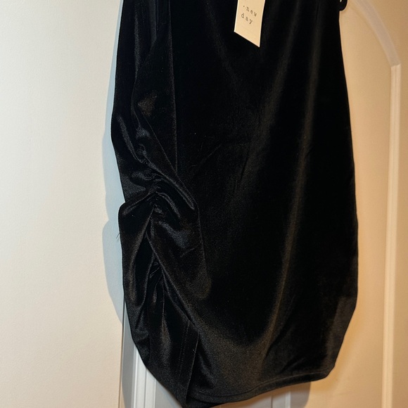 a new day Black Velvet Sleeveless Mockneck Blouse - Picture 2 of 6